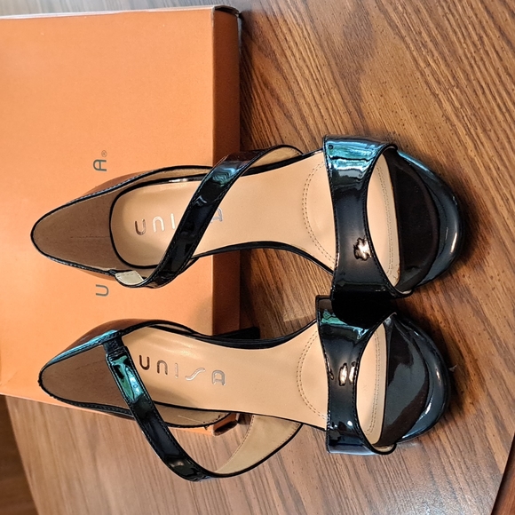 Unisa black heels. - Picture 2 of 5